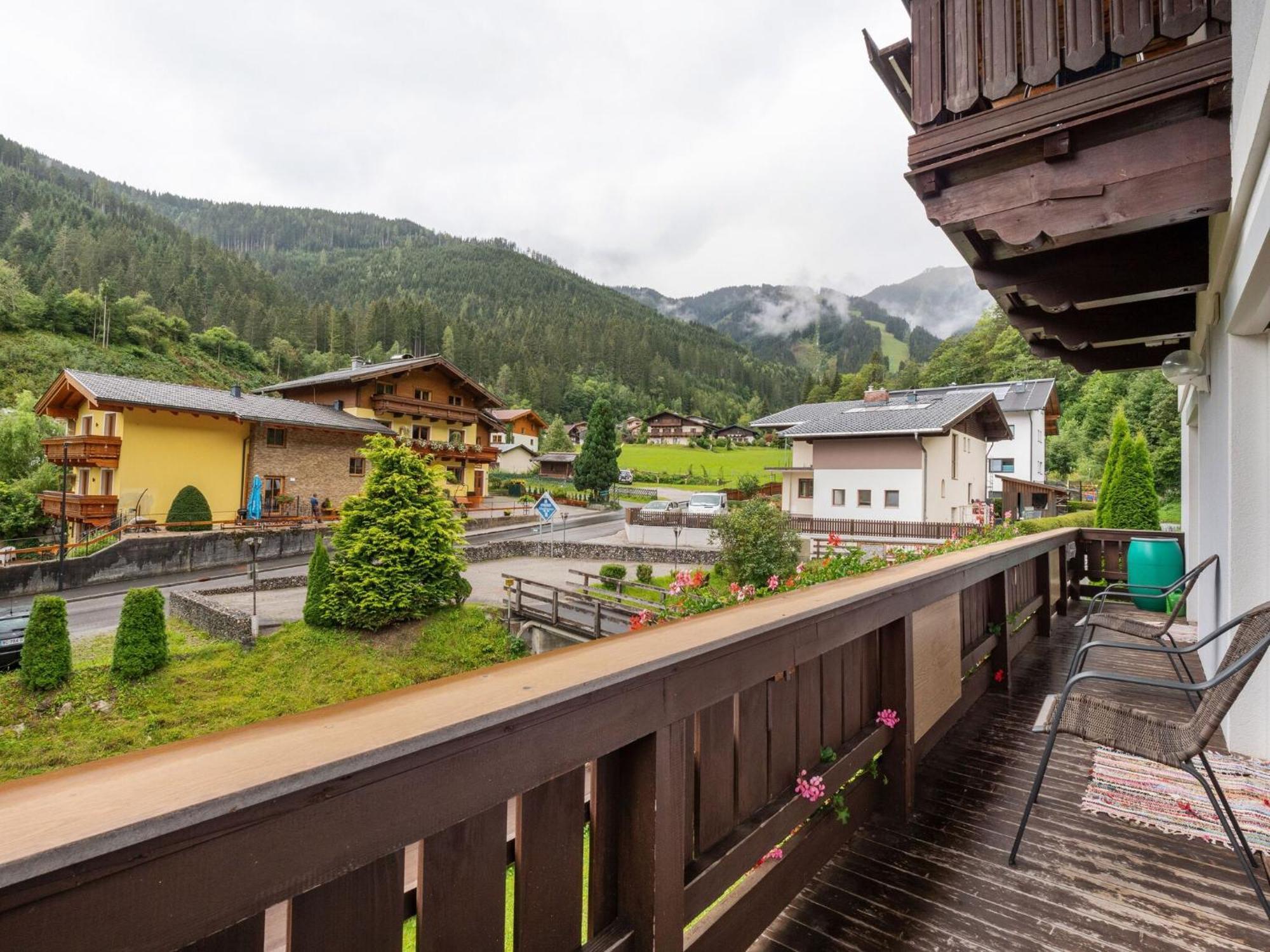 Beautiful Apartment In Zell Am See Near Ski Area Екстер'єр фото