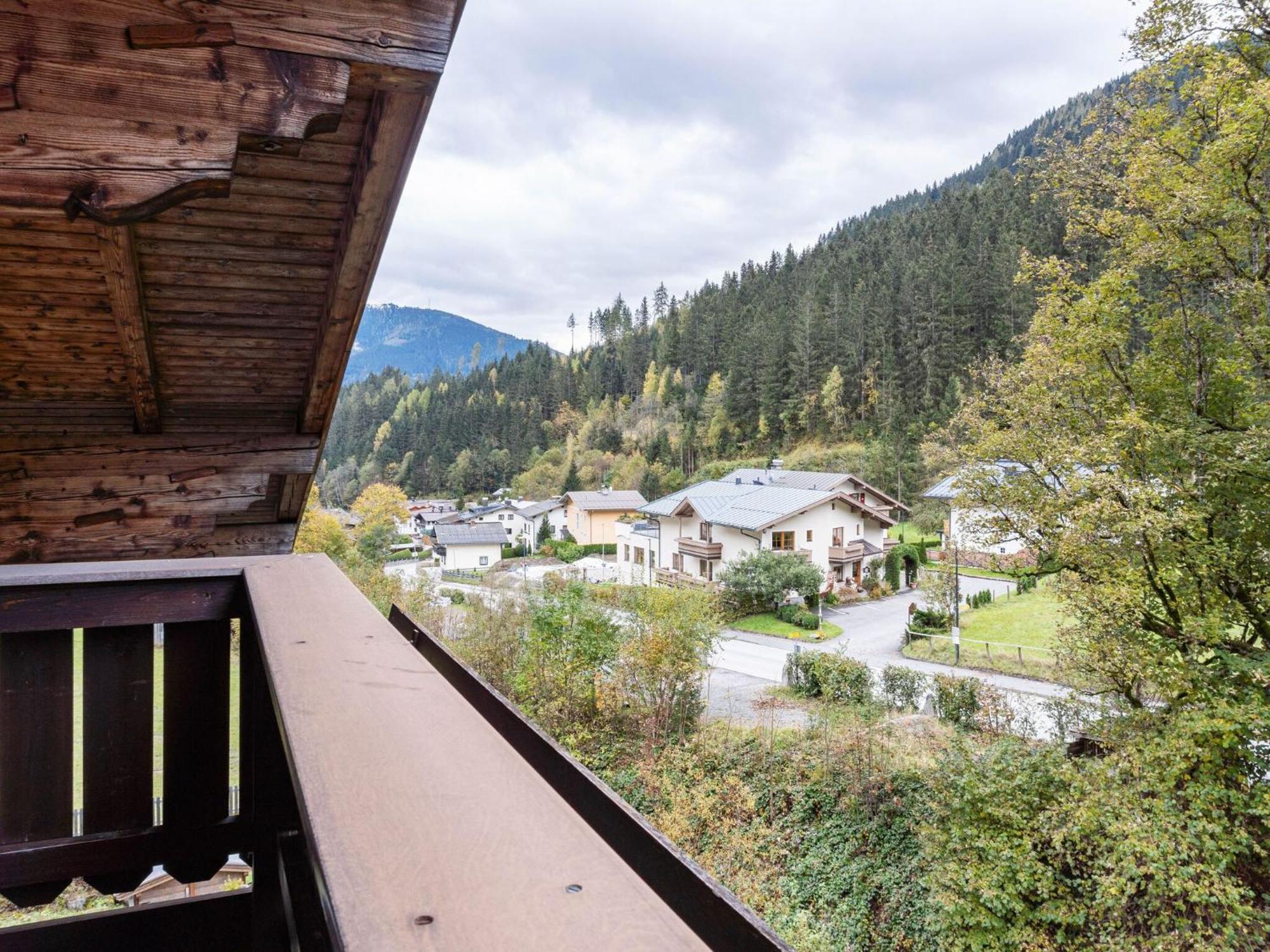 Beautiful Apartment In Zell Am See Near Ski Area Екстер'єр фото